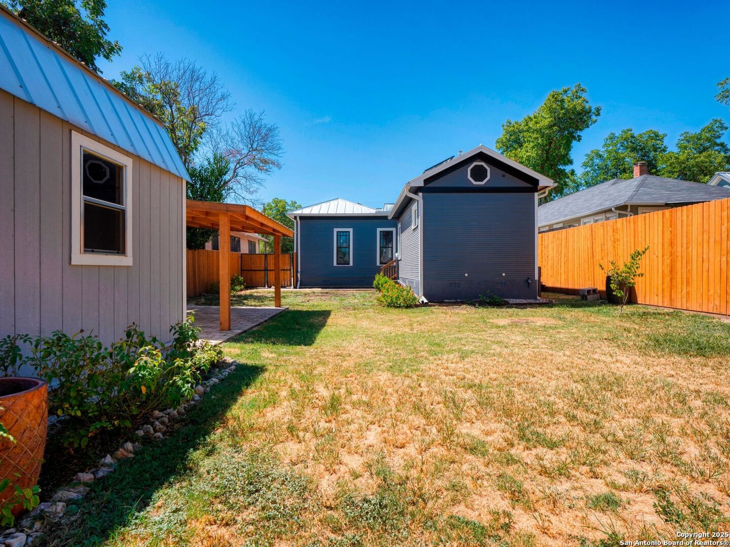 main property photo 38