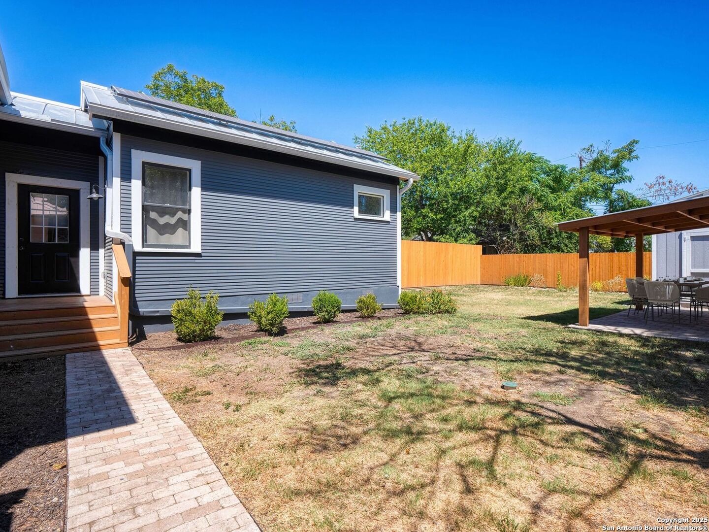 main property photo 39