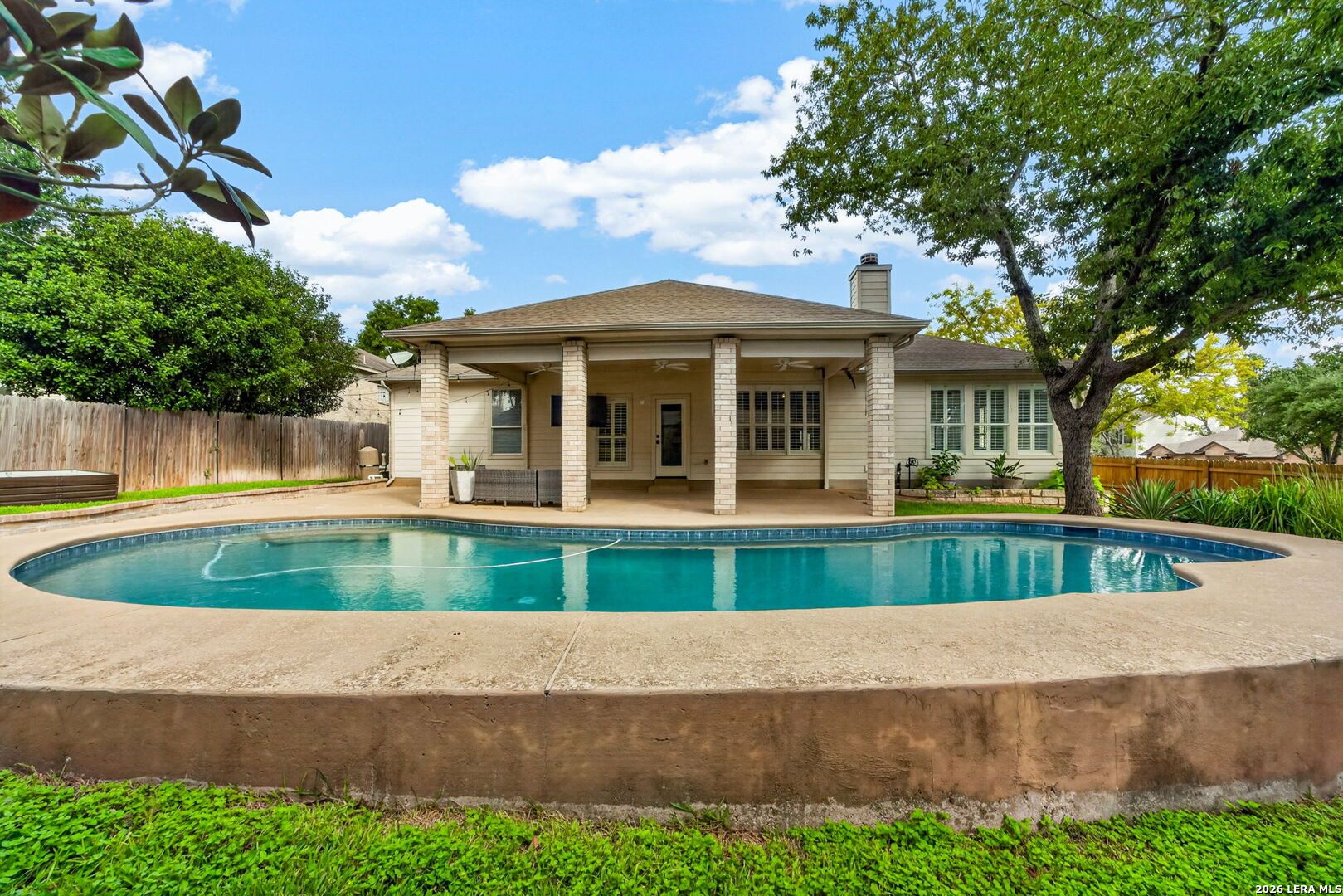 main property photo 30
