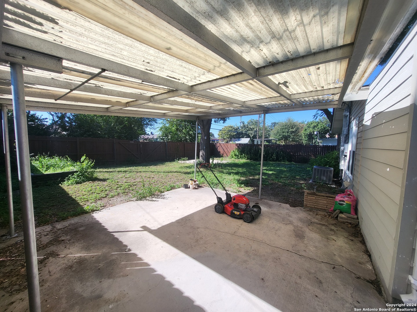 main property photo 15