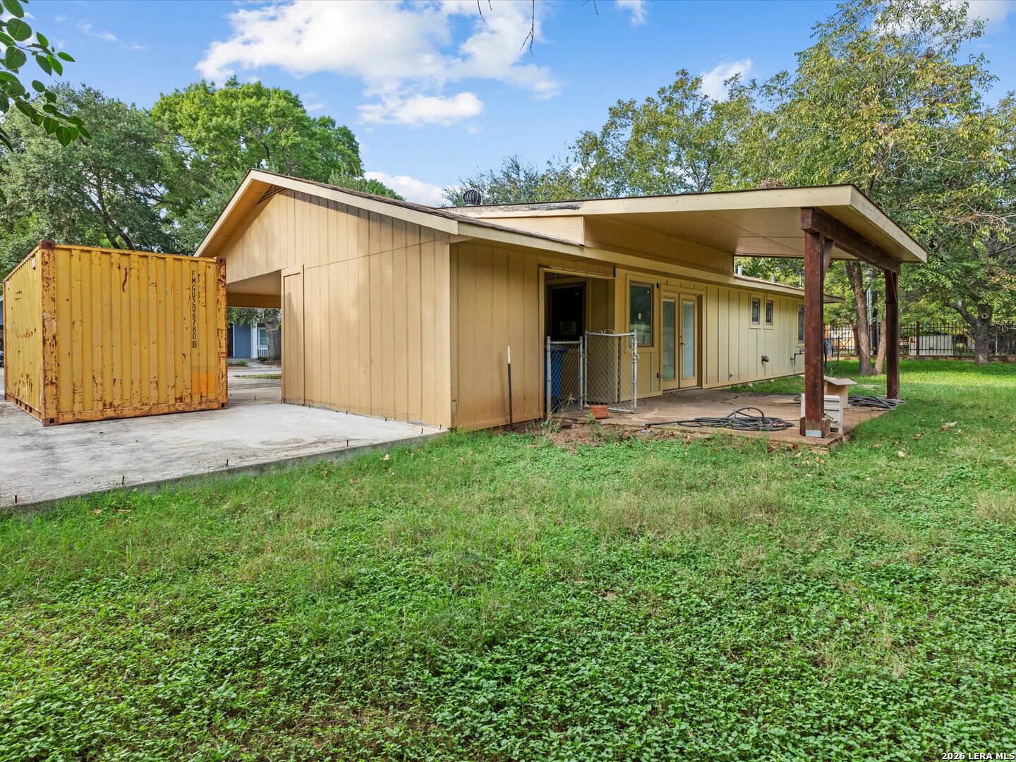 main property photo 13