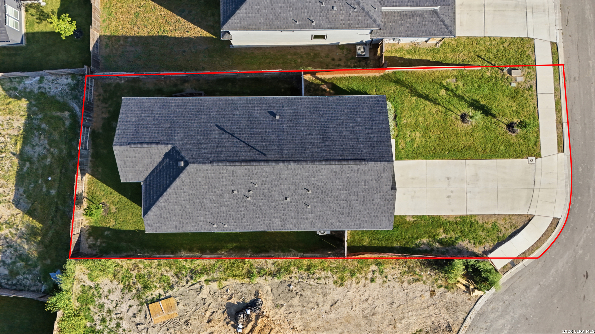 main property photo 31