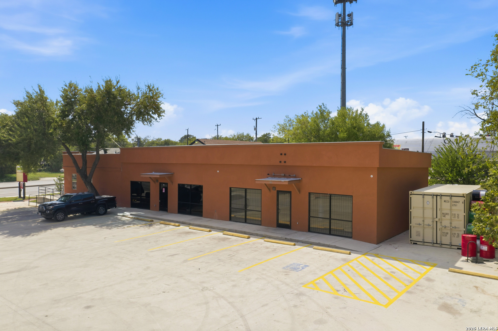 main property photo 8