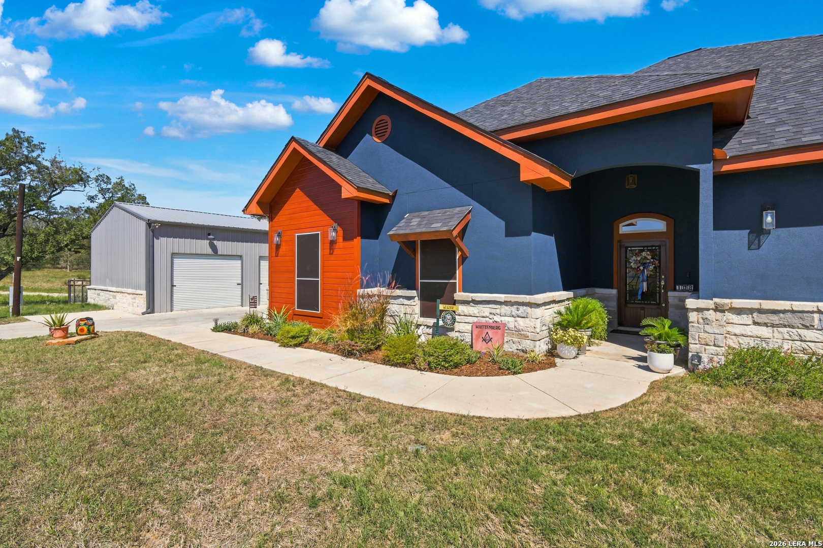 main property photo 5