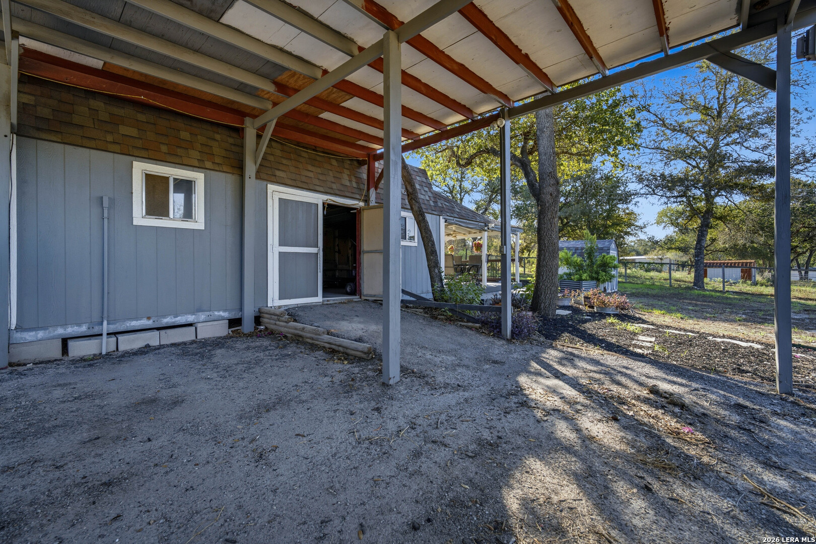 main property photo 37