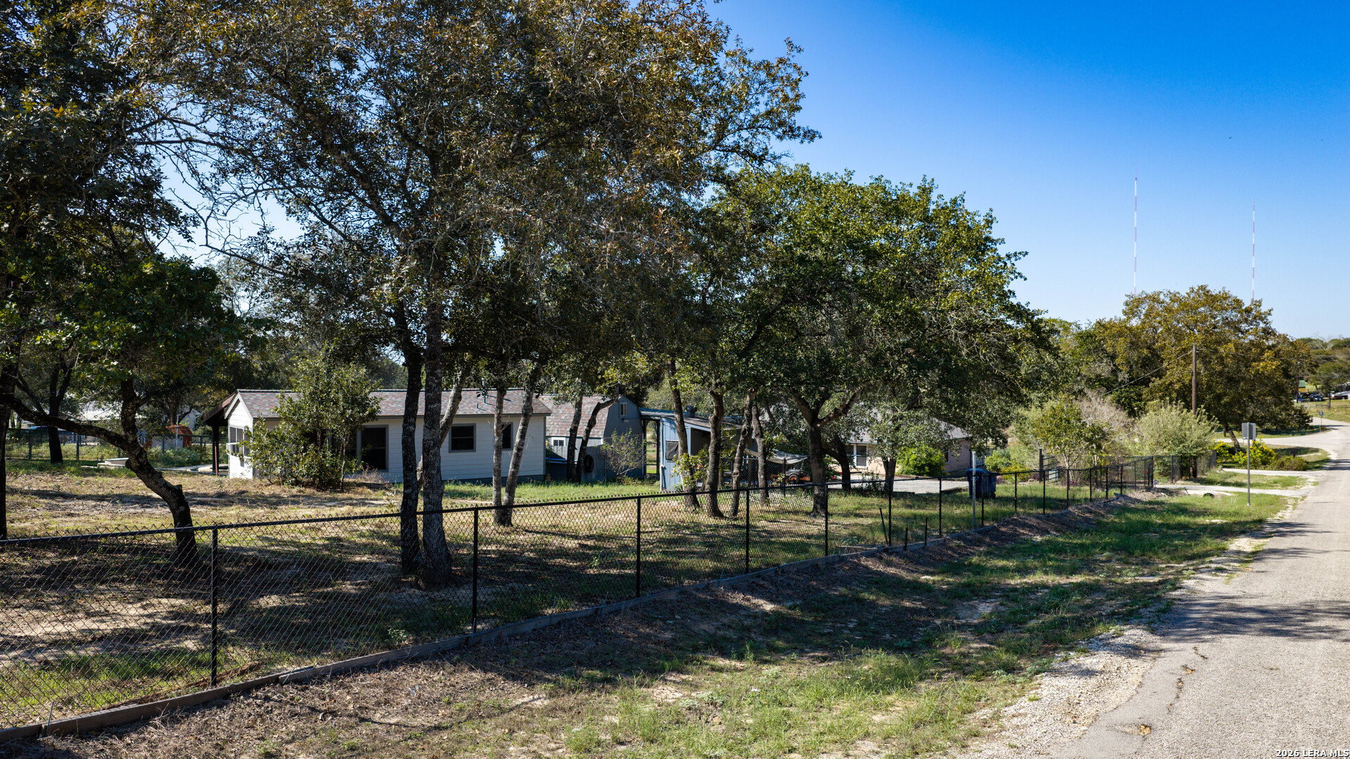 main property photo 40