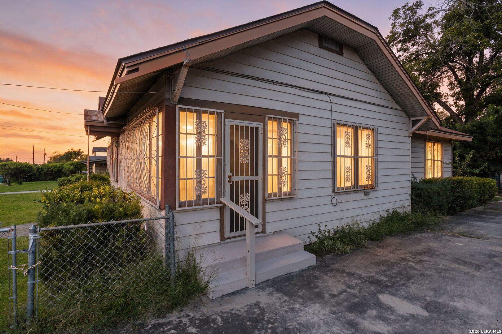 main property photo 27