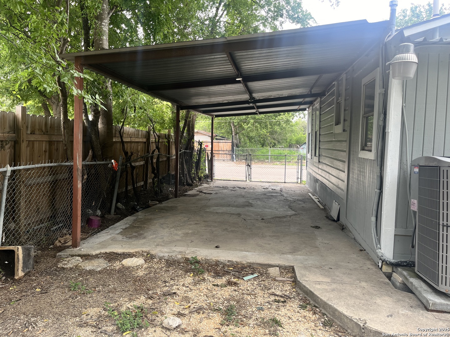 main property photo 6