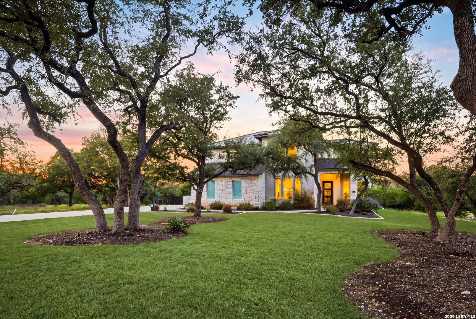 main property photo 4