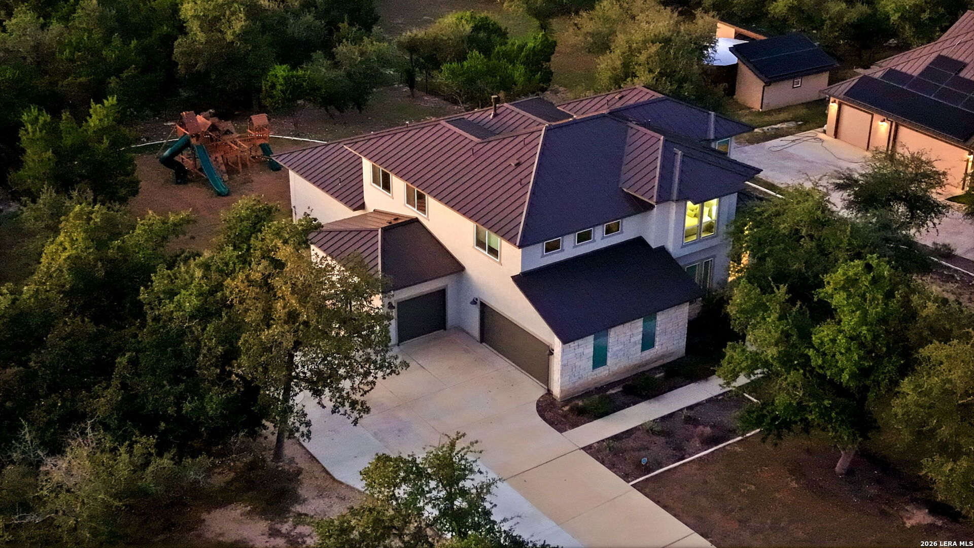 main property photo 45