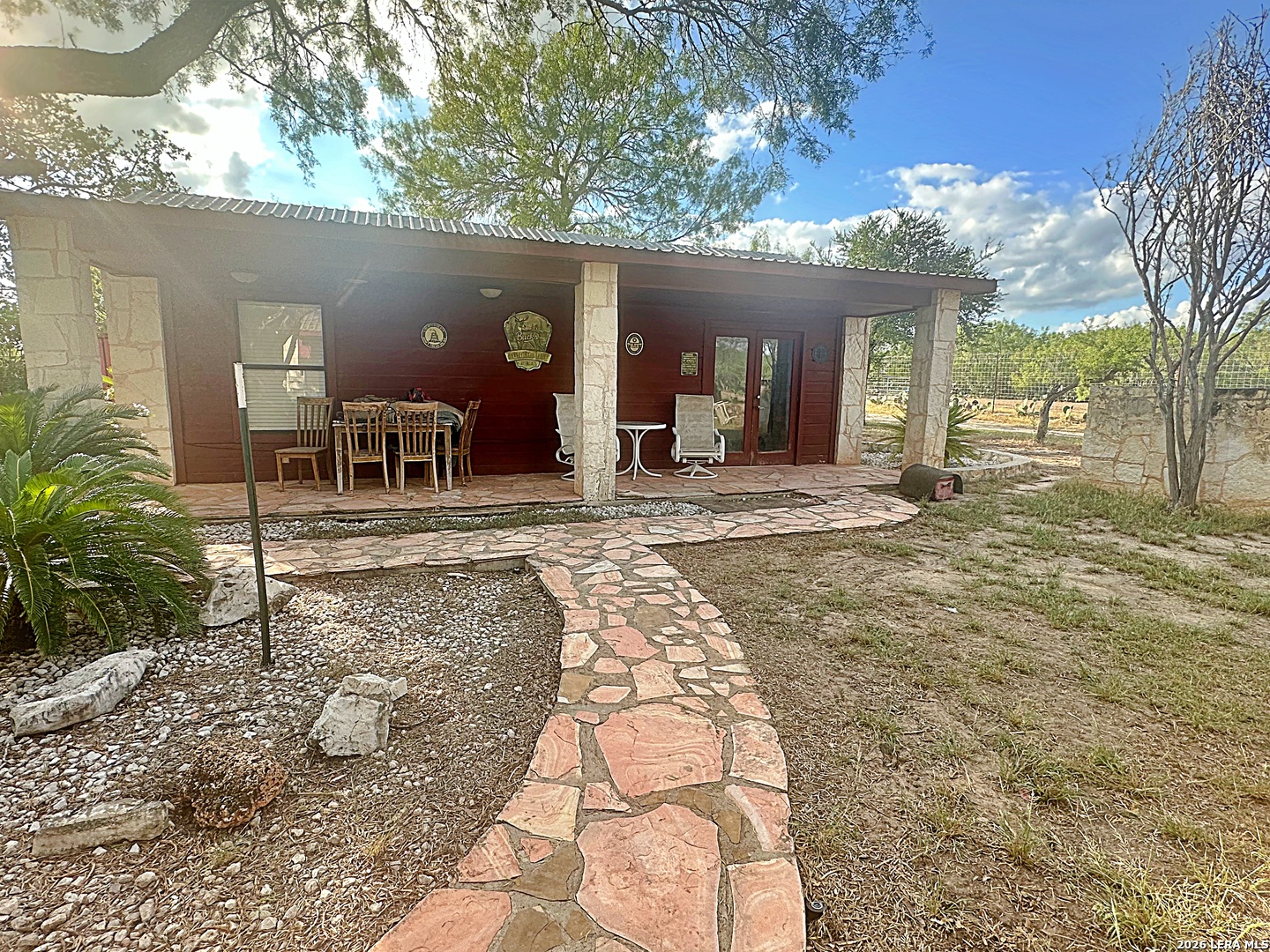 main property photo 18