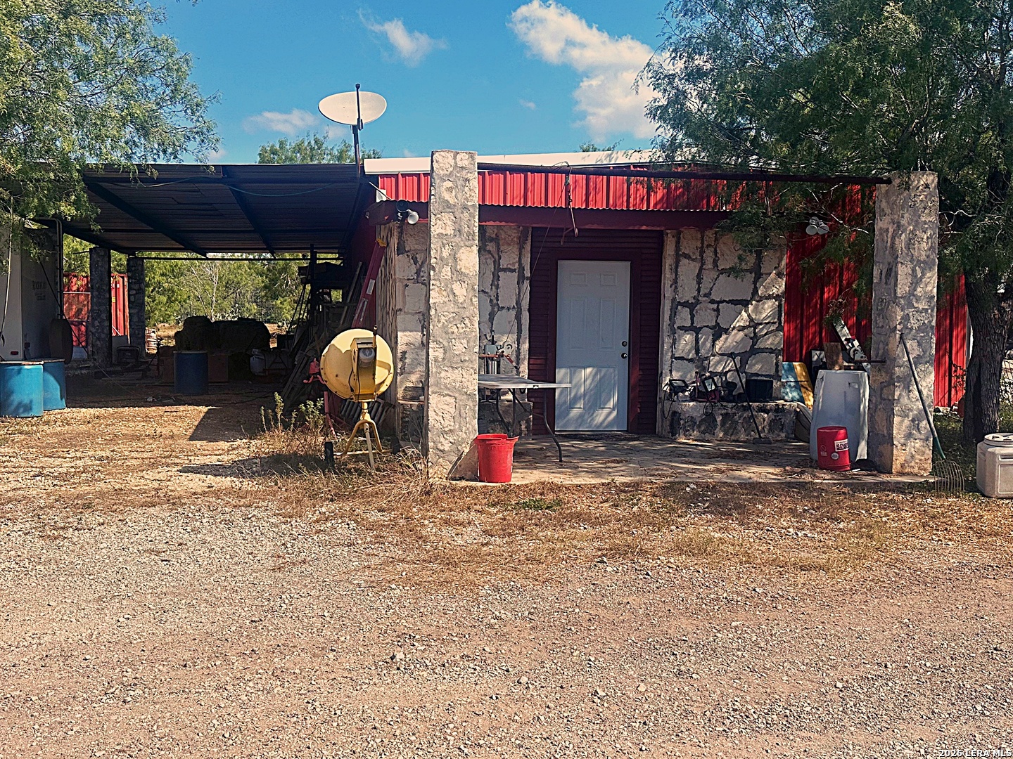 main property photo 4