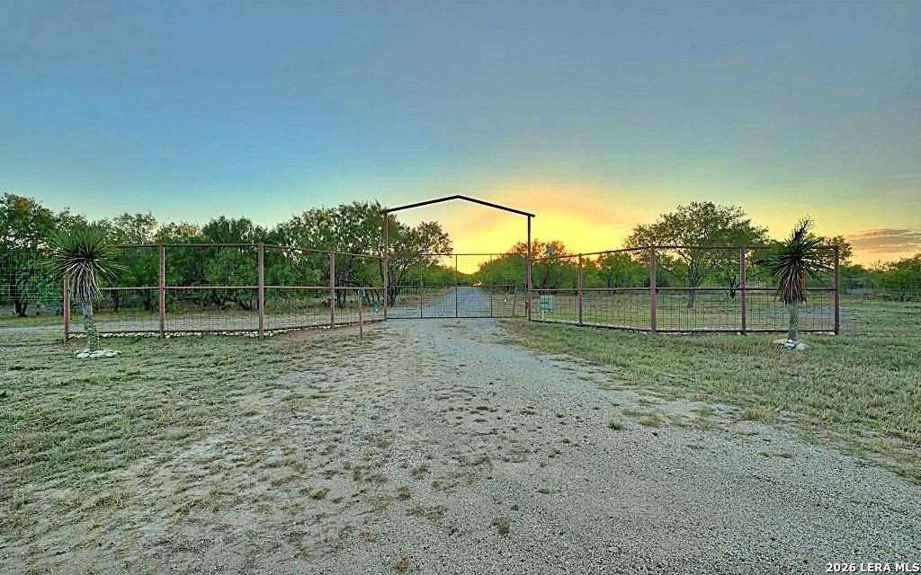 main property photo 41