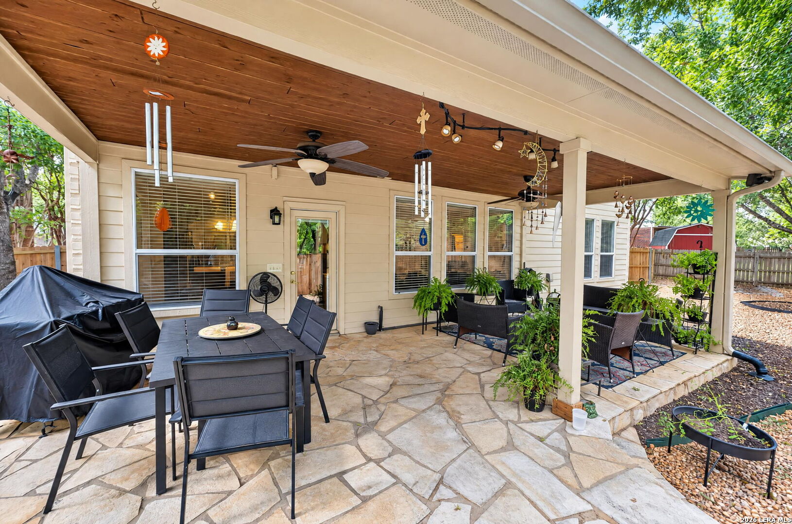 main property photo 30