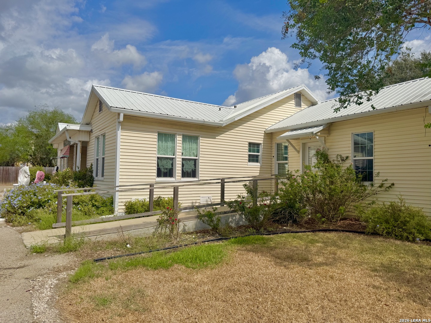 main property photo 4