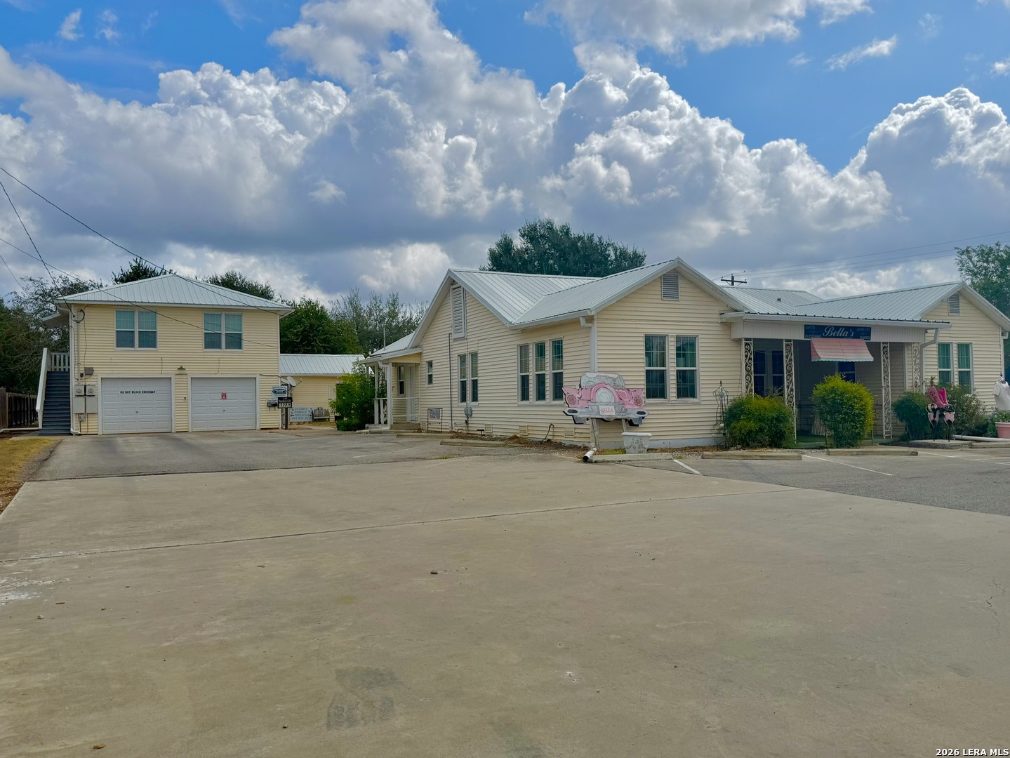 main property photo 5