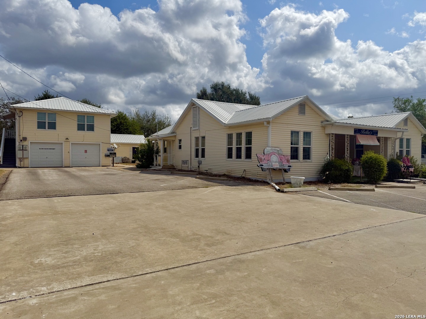 main property photo 7