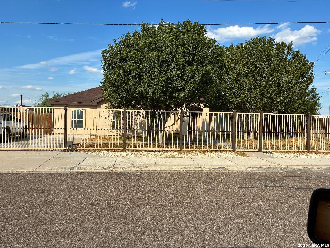 main property photo 9