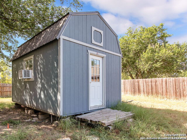main property photo 11
