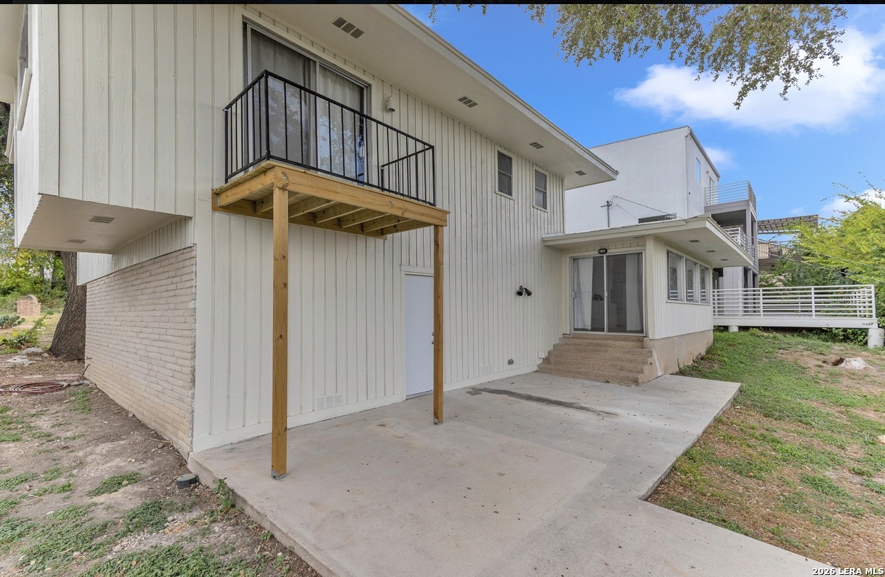 main property photo 13
