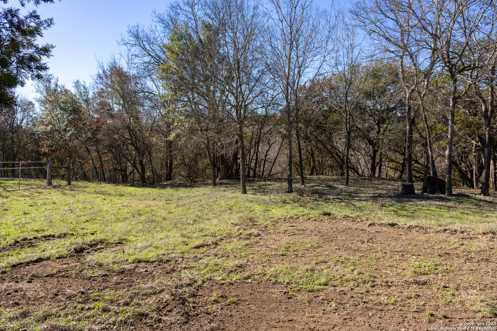 main property photo 6