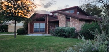 image of property with 4 Bed | 2 Bath | 1,947 Sqft