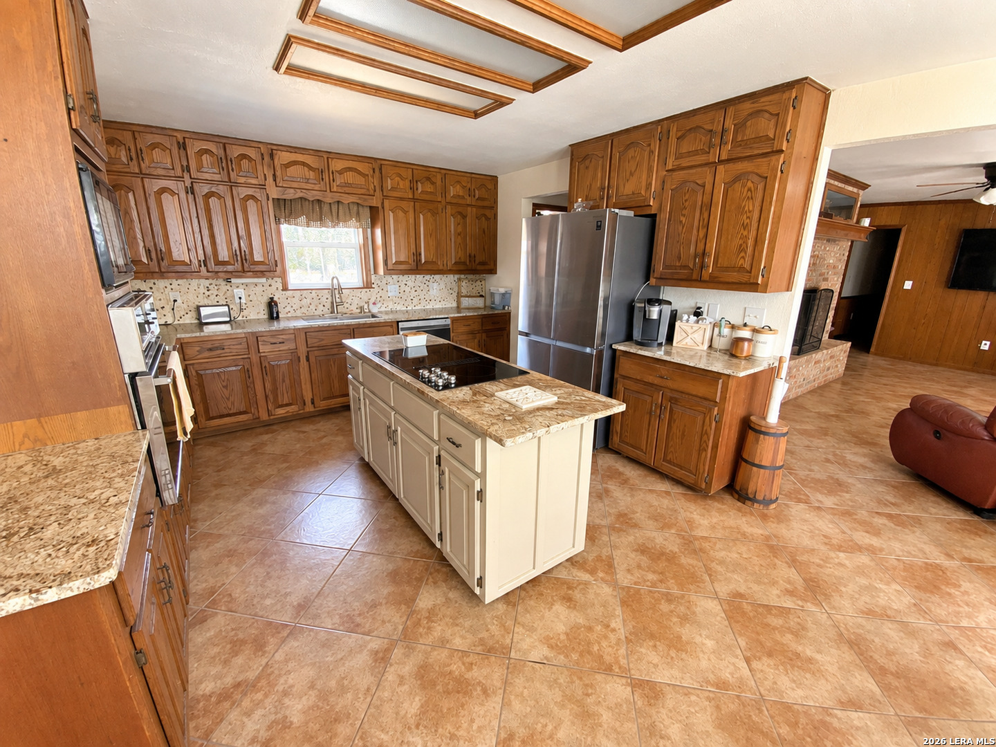 main property photo 5