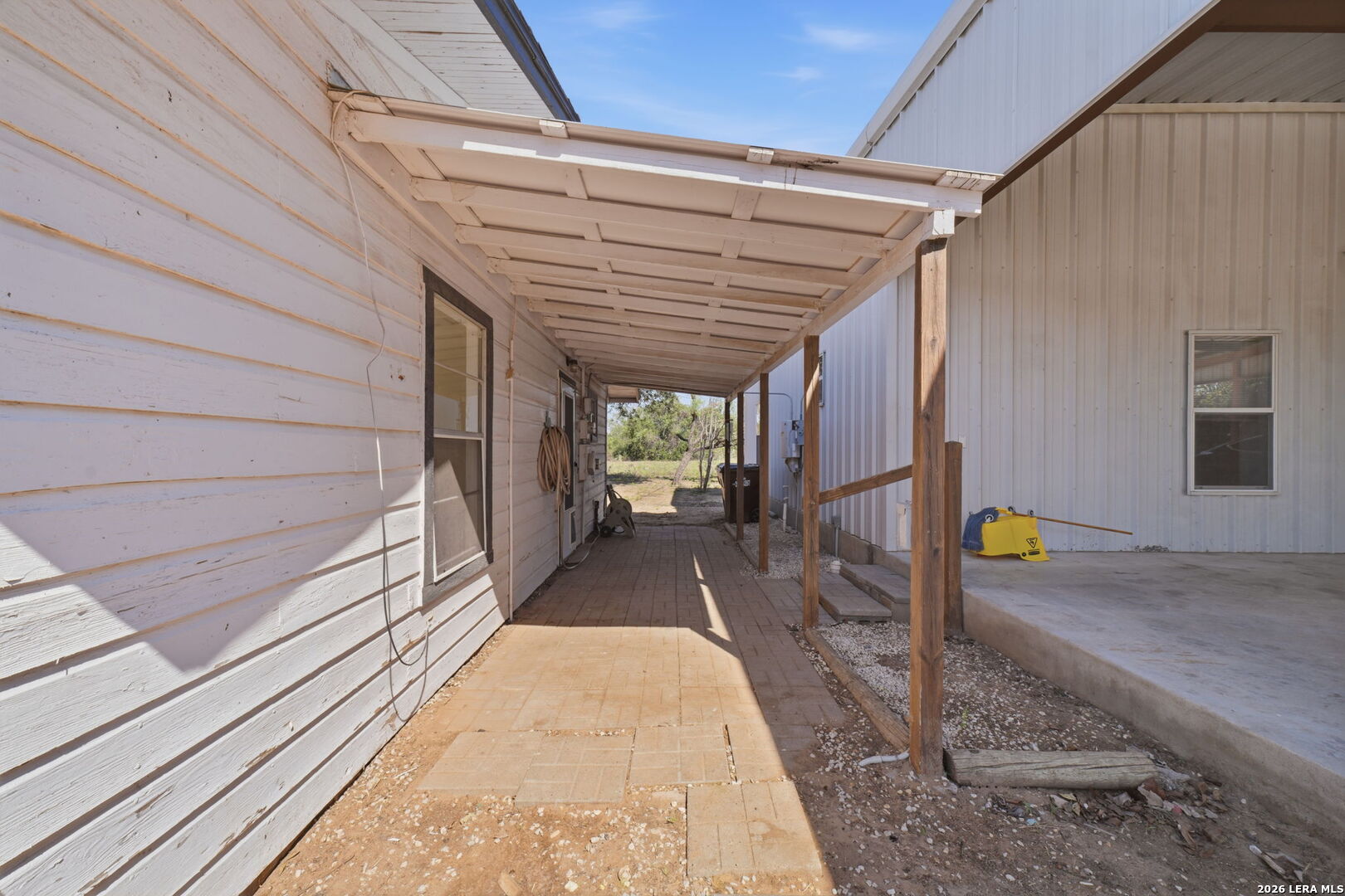 main property photo 40