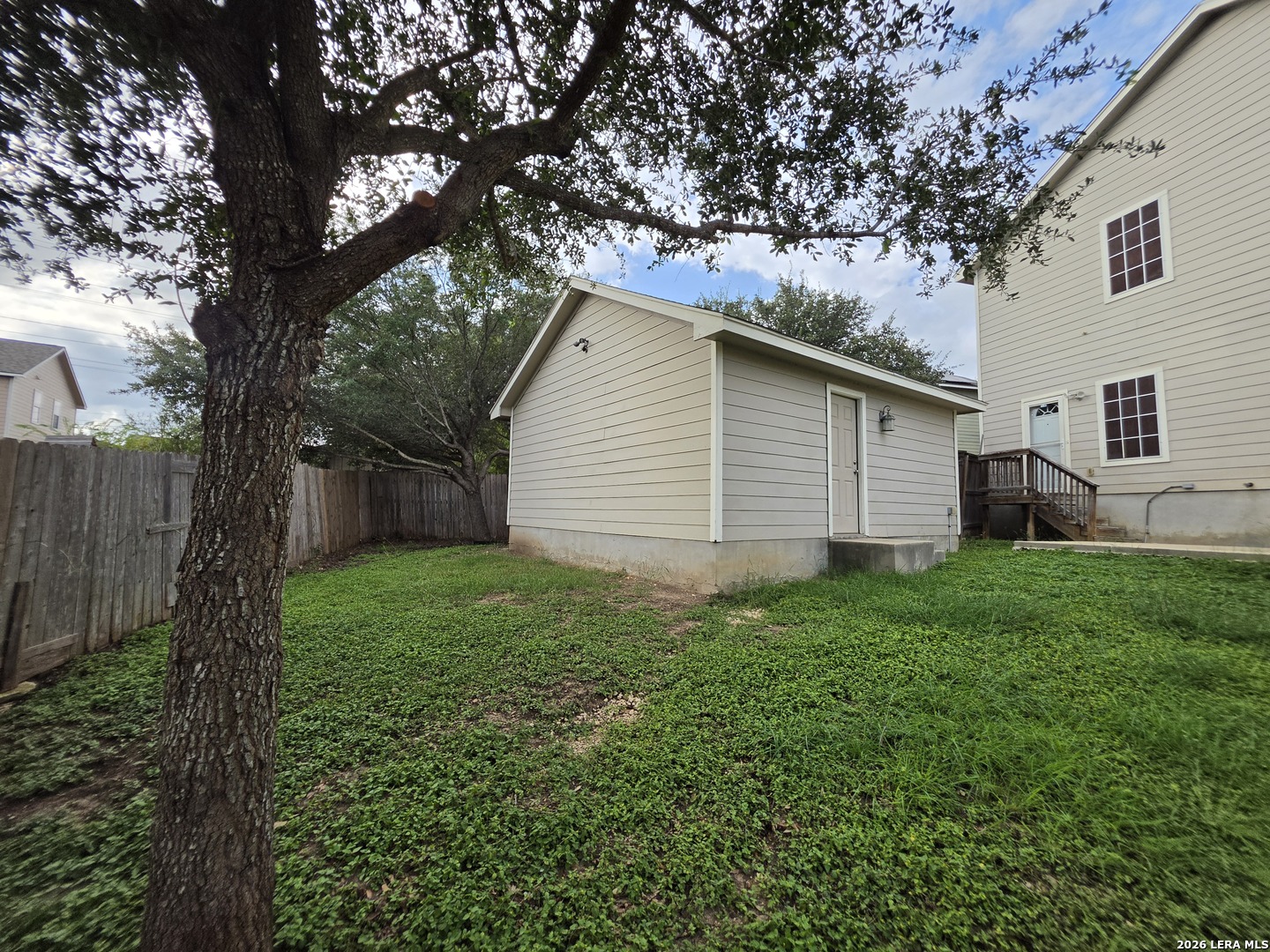 main property photo 25