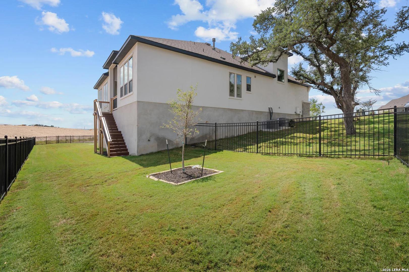 main property photo 45