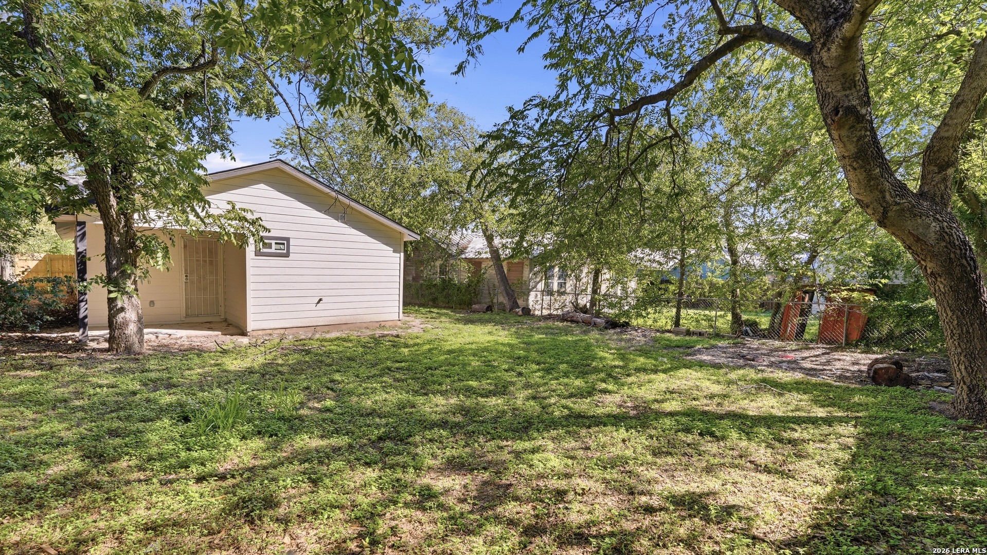 main property photo 23