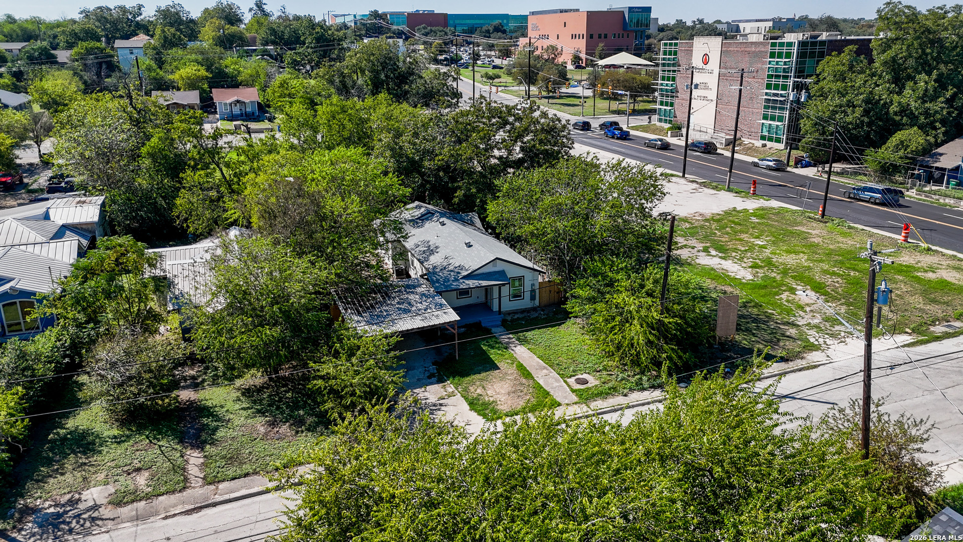 main property photo 25