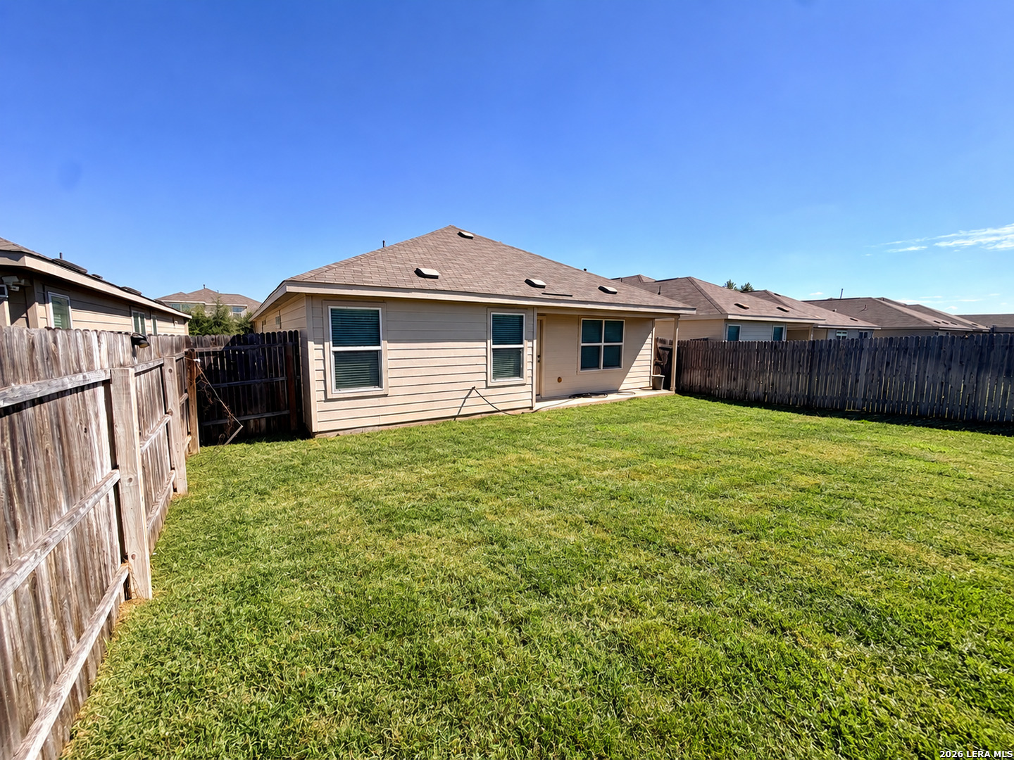 main property photo 27