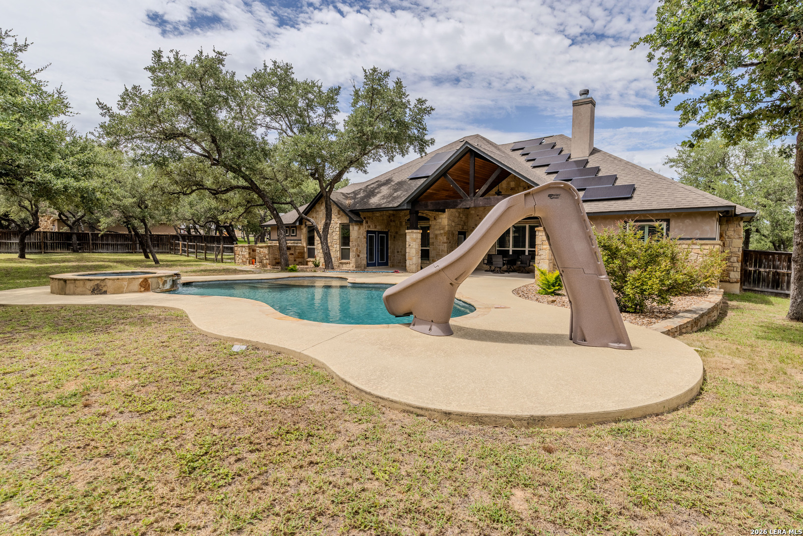 main property photo 31