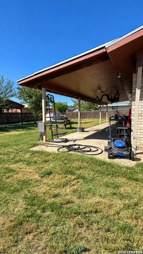 main property photo 11