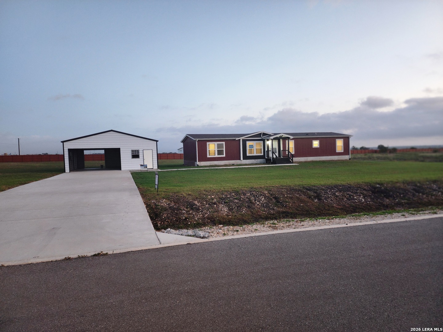 main property photo 5