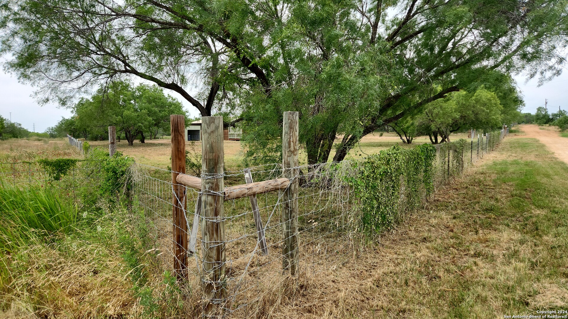 main property photo 16