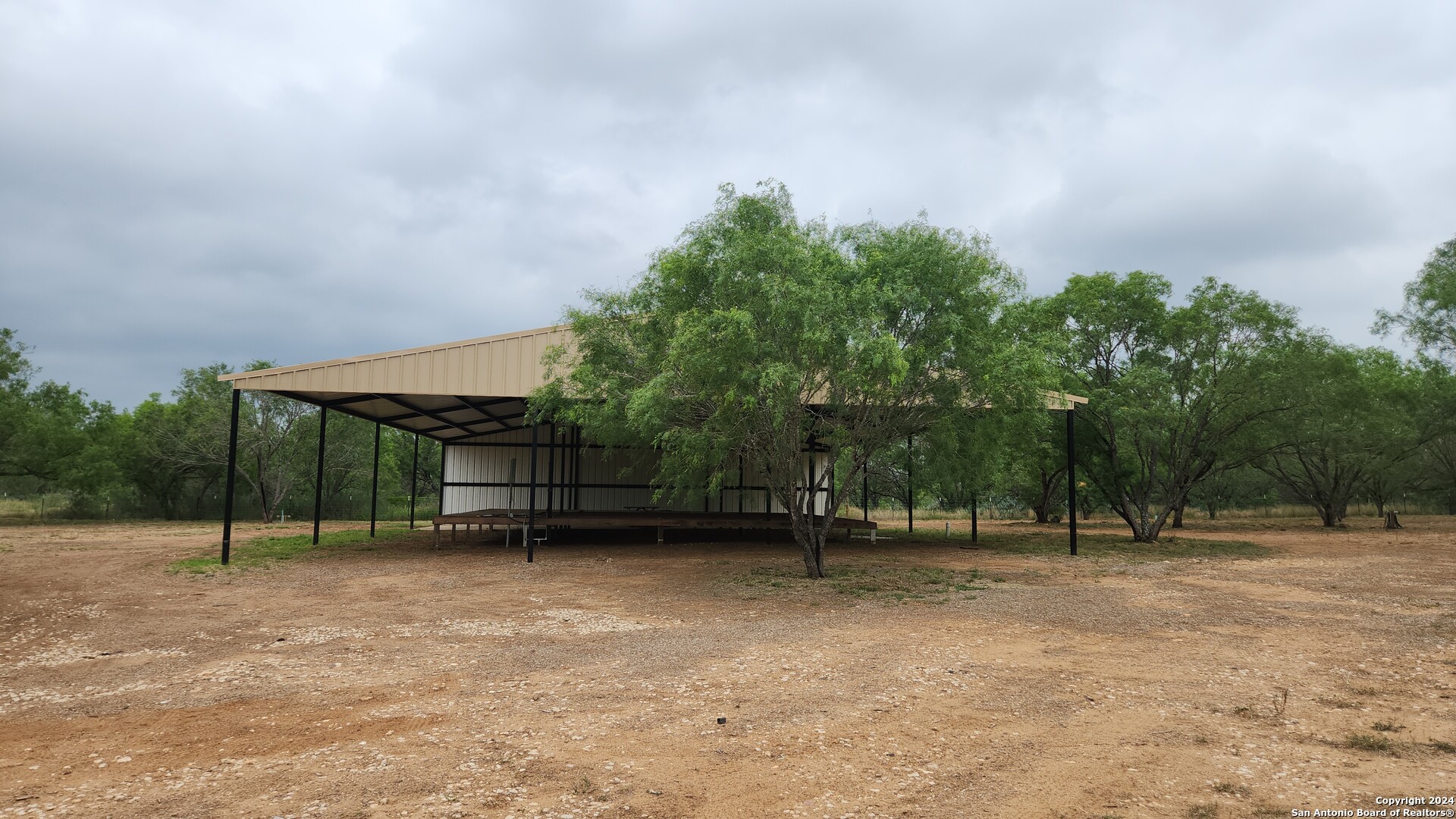 main property photo 4
