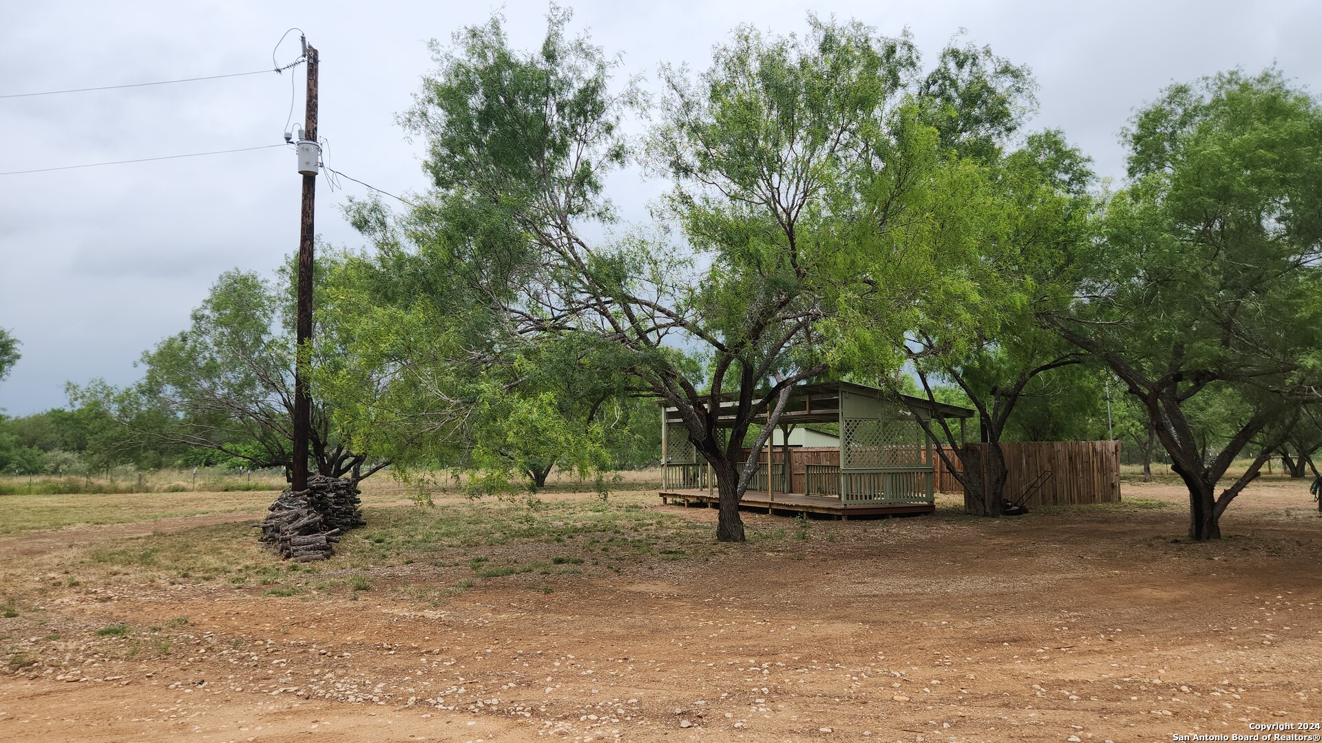main property photo 8