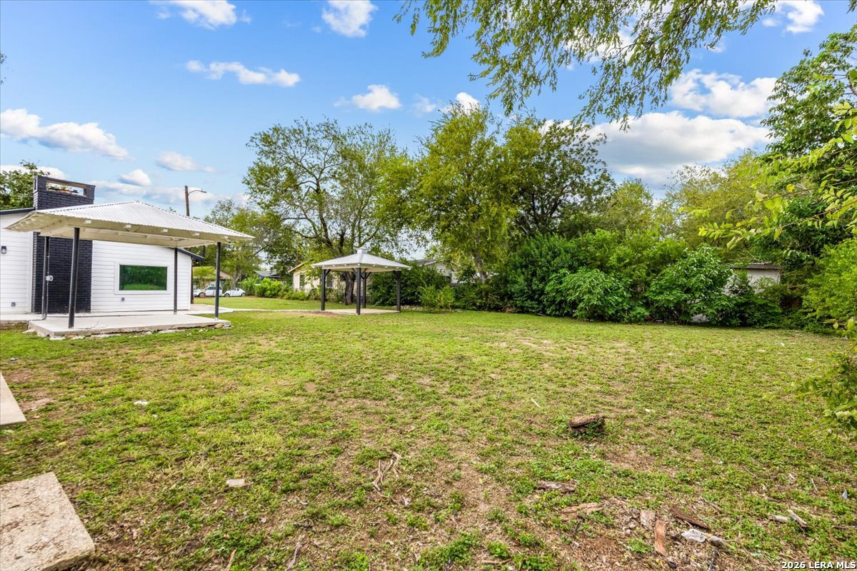 main property photo 28