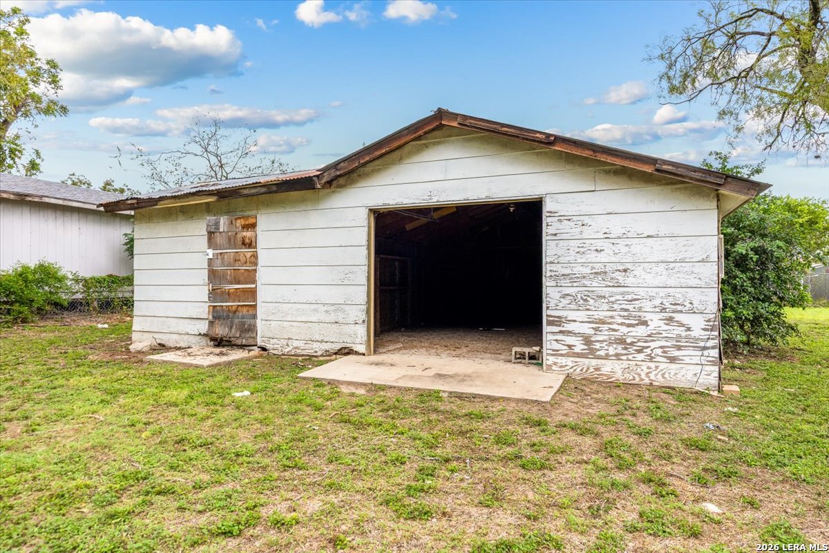 main property photo 34