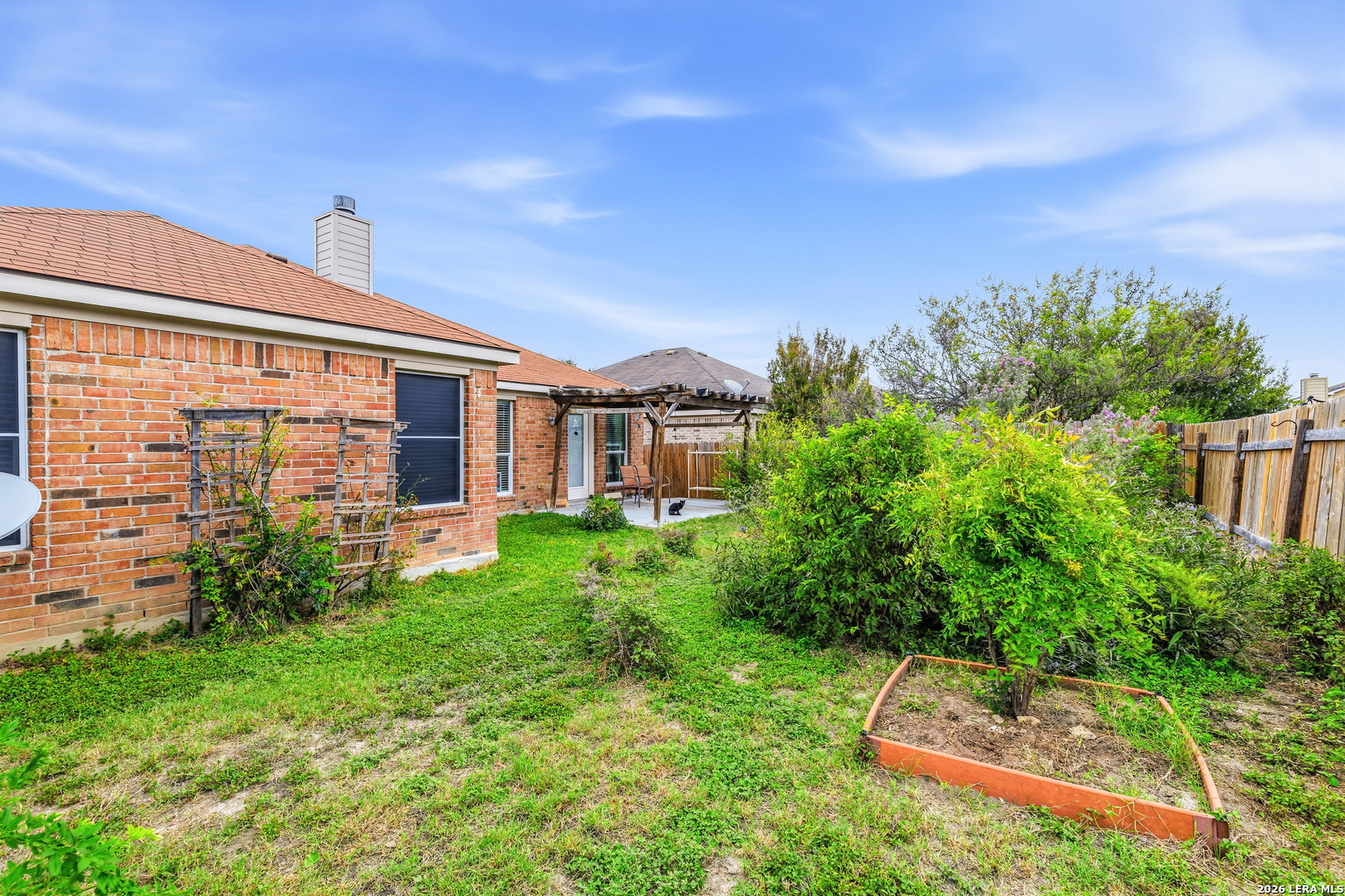main property photo 28