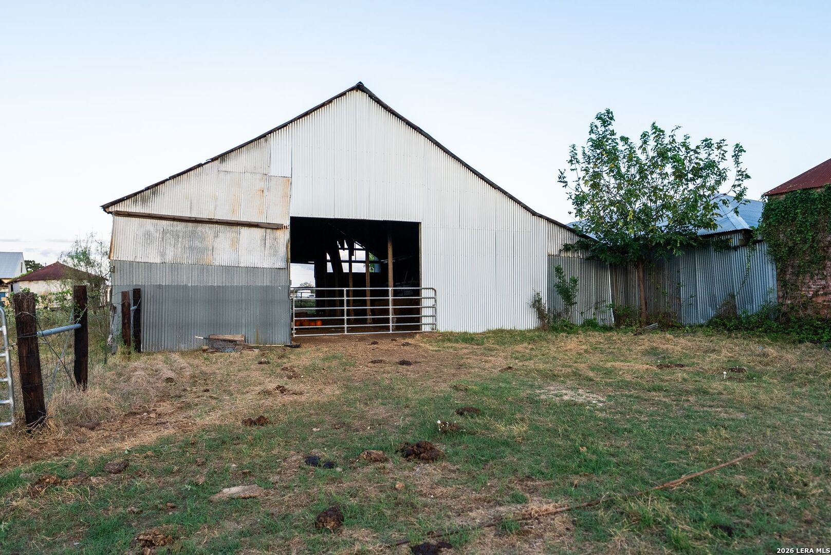main property photo 32