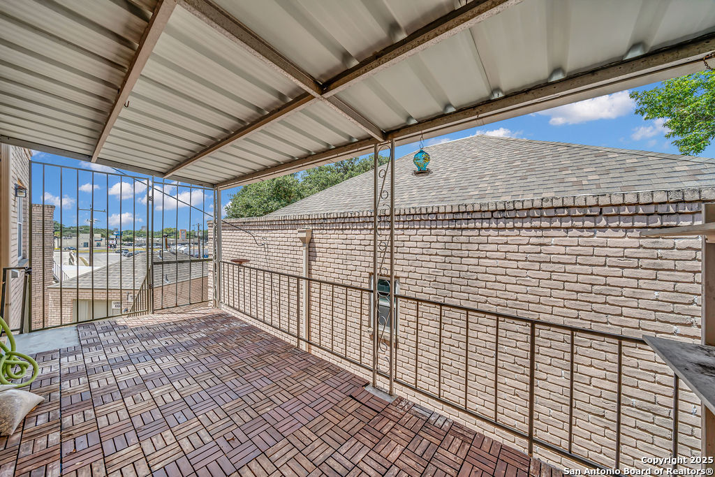 main property photo 17