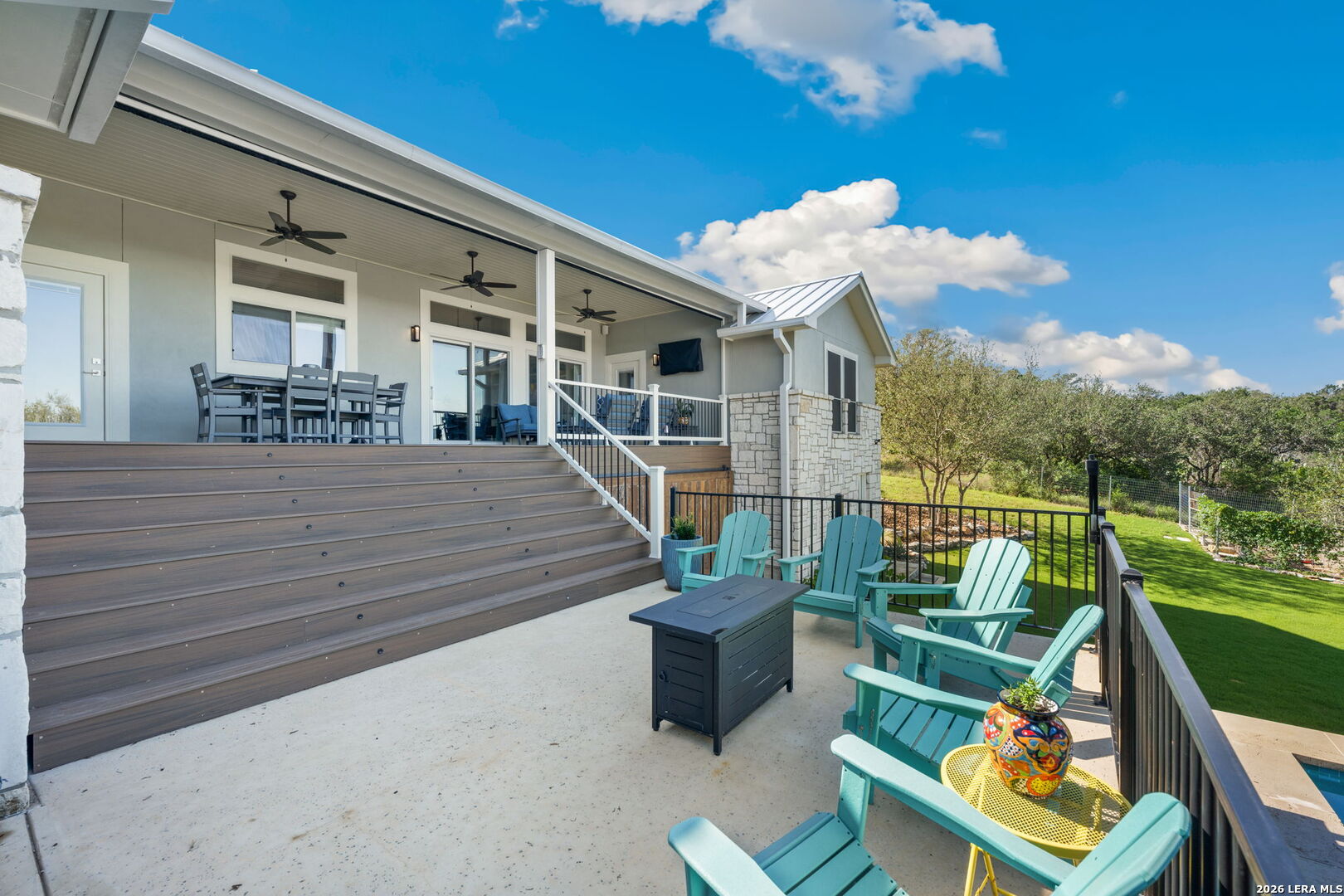 main property photo 28
