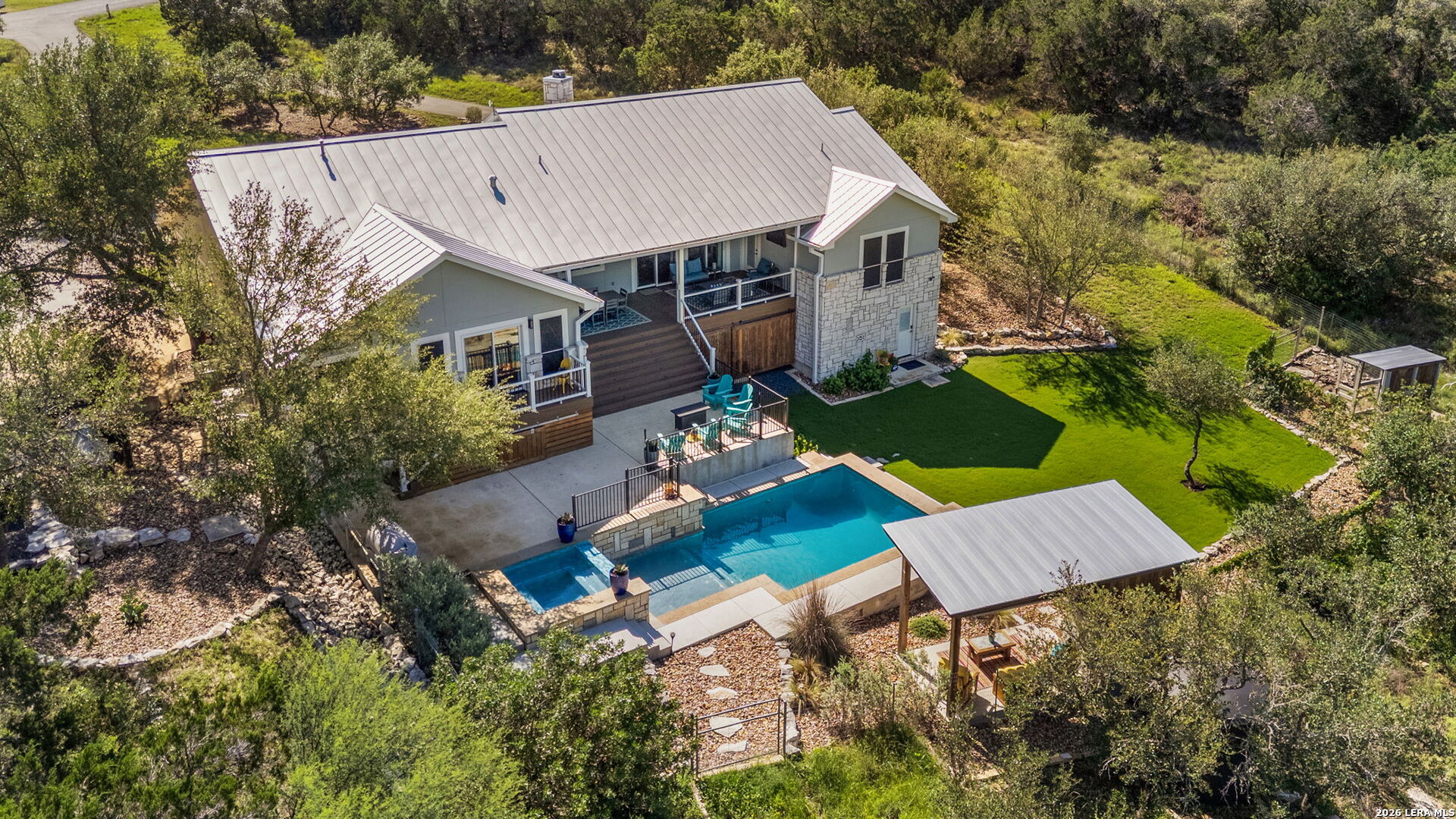 main property photo 29
