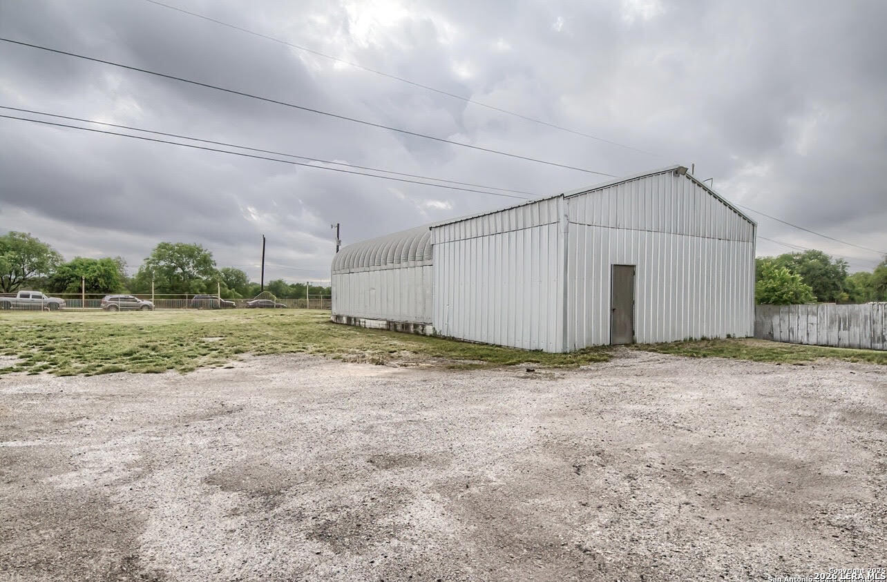 main property photo 23