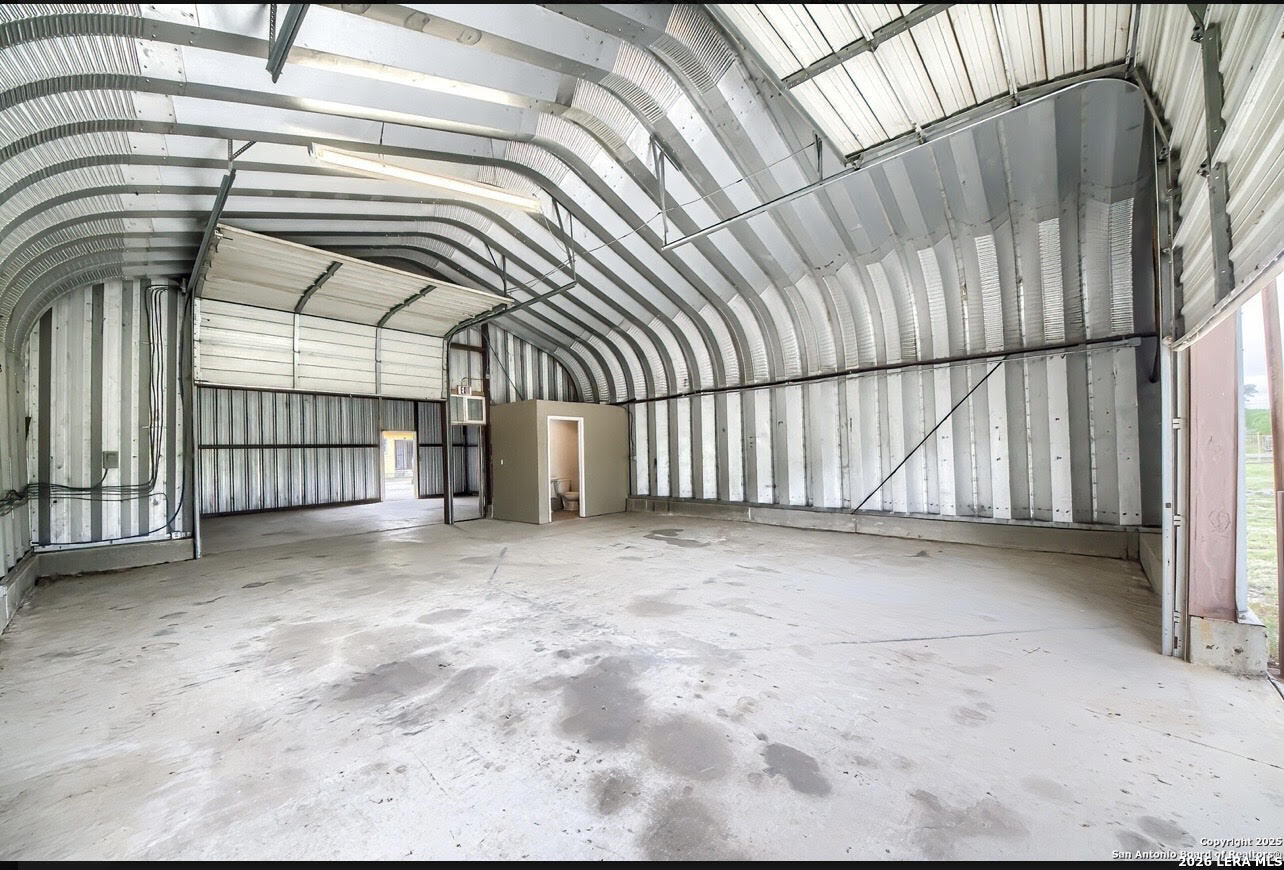 main property photo 25