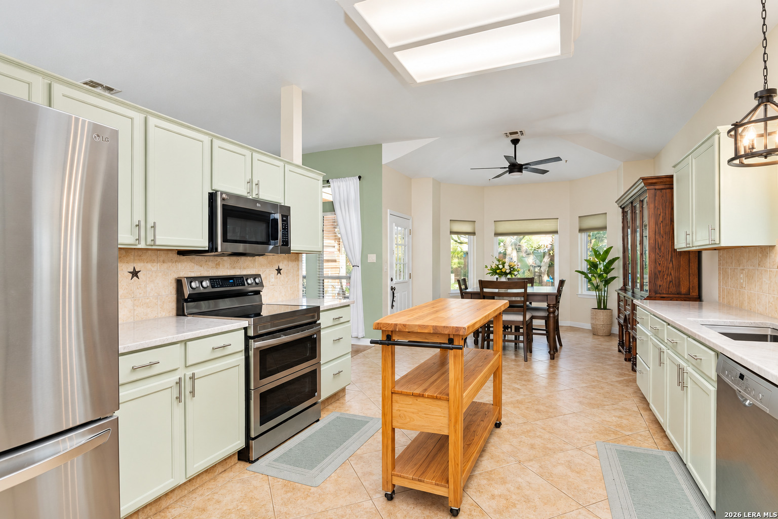 main property photo 9
