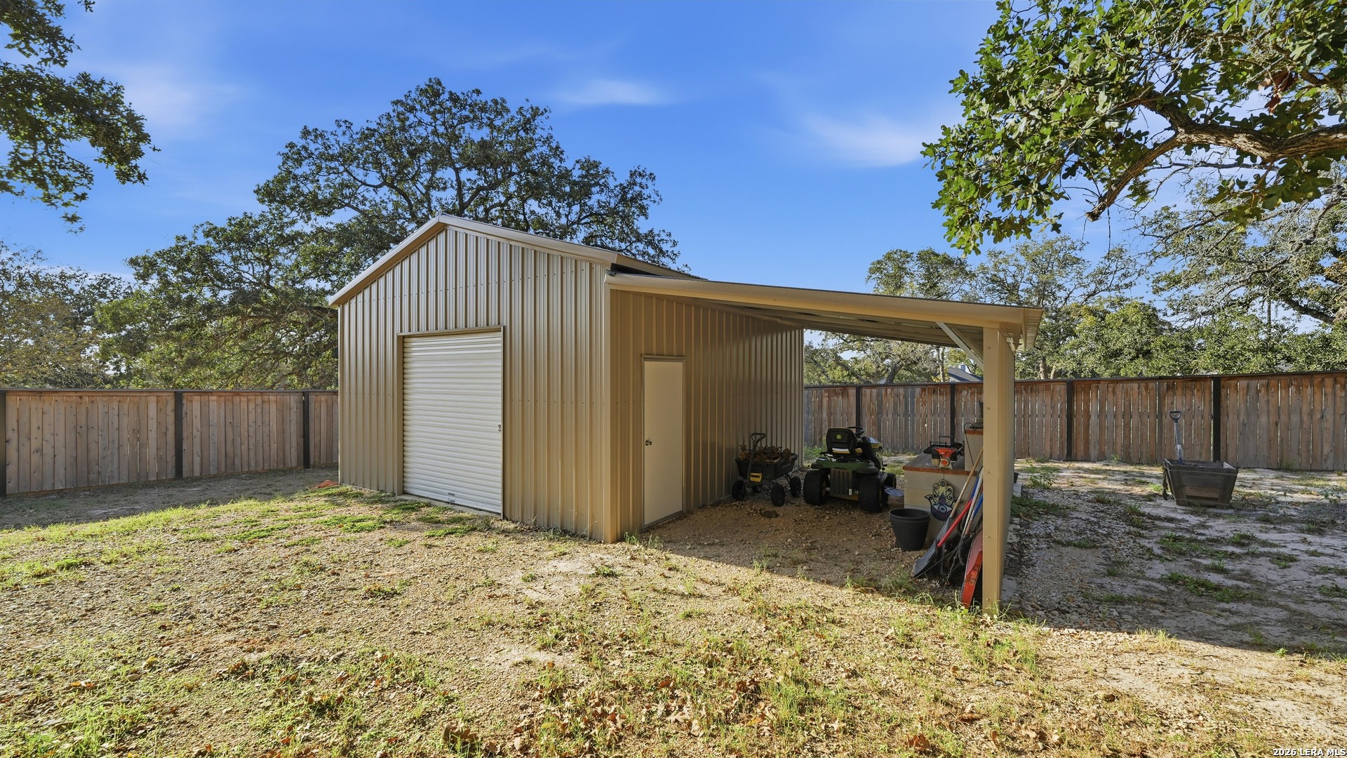 main property photo 42